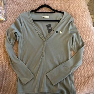 Abercrombie Long Sleeves snap front tee. New with tags!